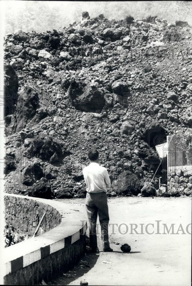 1971 Press Photo Mt. Etues - Historic Images