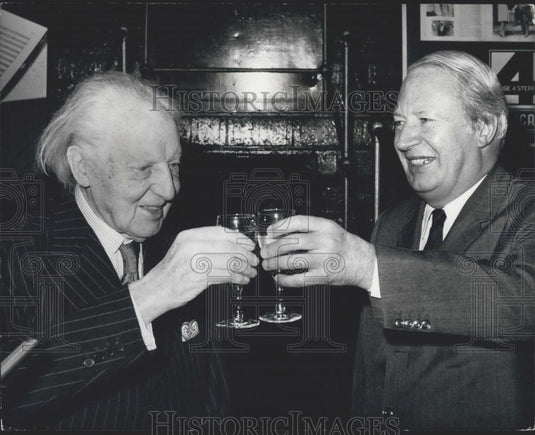 1977 Press Photo Musician Leopold Stokowski & Prime Minister - Historic Images