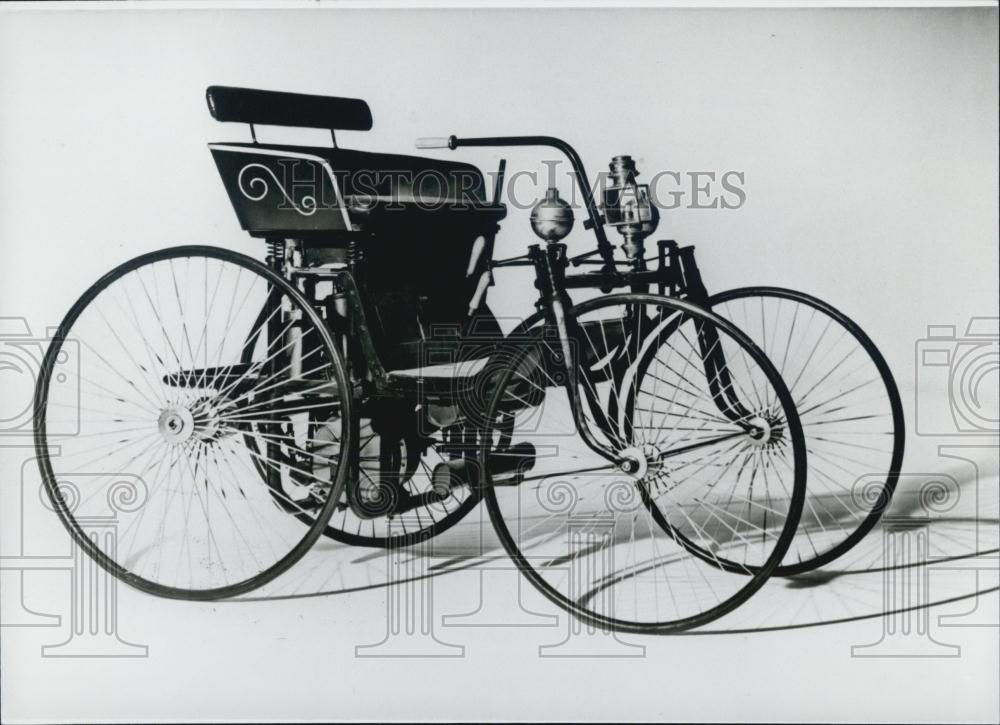 1979 Press Photo 1889 the steel-wheel car with a 2-cylinder-v-motor car - Historic Images