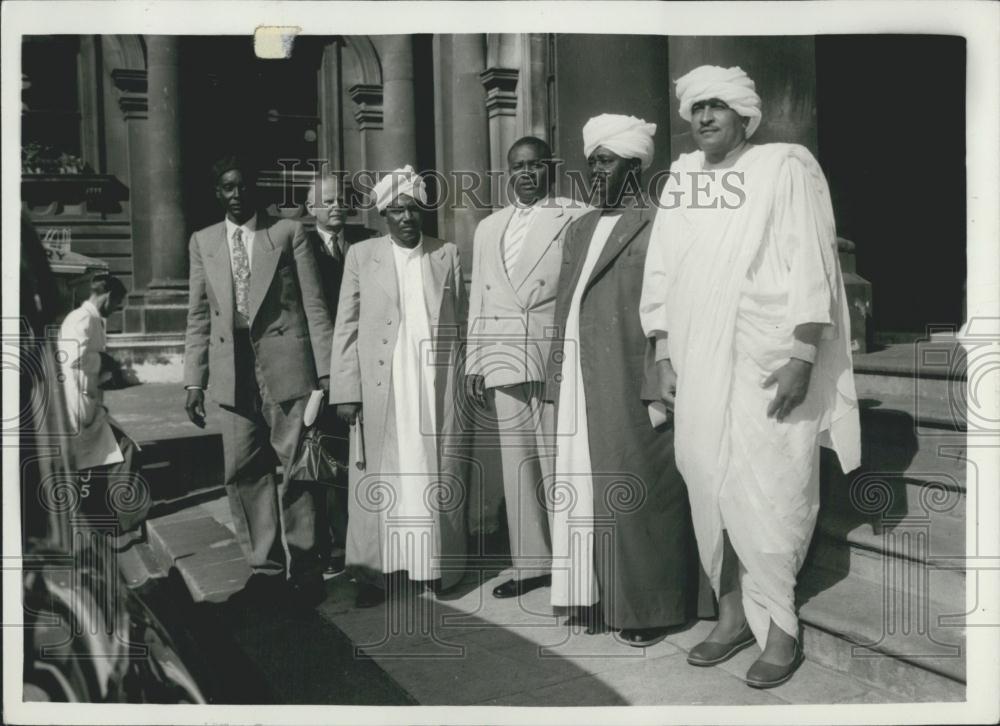 1958 Press Photo Sudanese Members Of Parliament With Mr. Myers British Embassy - Historic Images