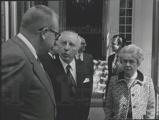 Press Photo Walter Scheel & Congressman Edward J. Derwinski - Historic Images