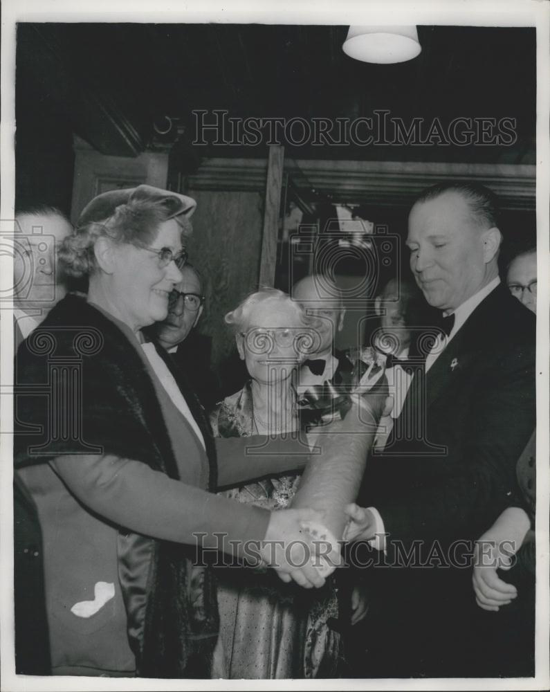 1955 Press Photo Soviet Amb Soviet Ambassador &amp; the stick of Blackpool rock - Historic Images