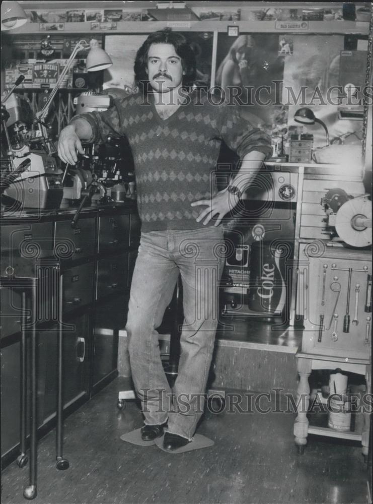 Press Photo Gianluca Gherarduzzi Key Maker From Bologna Italy Has Had 400 Women - Historic Images