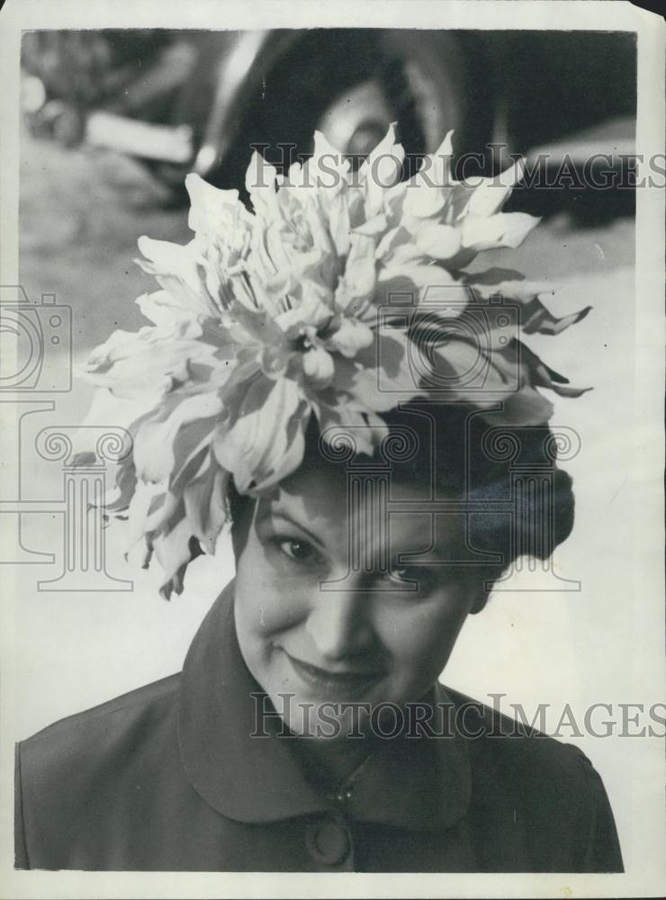 1952 Press Photo Mrs Dee Gilpin, National Dahlia Society - Historic Images