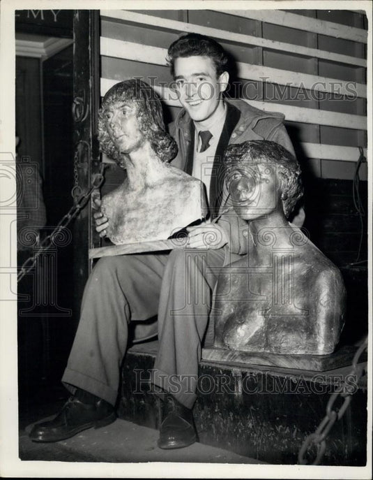 1953 Press Photo Graham Eccles With "Anne"/"Portrait of a Young Woman" Plaster - Historic Images