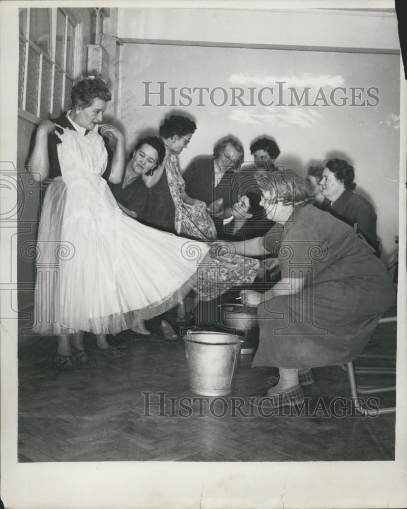 Press Photo Mrs Ivy Weathers, Mrs Mops Ball - Historic Images