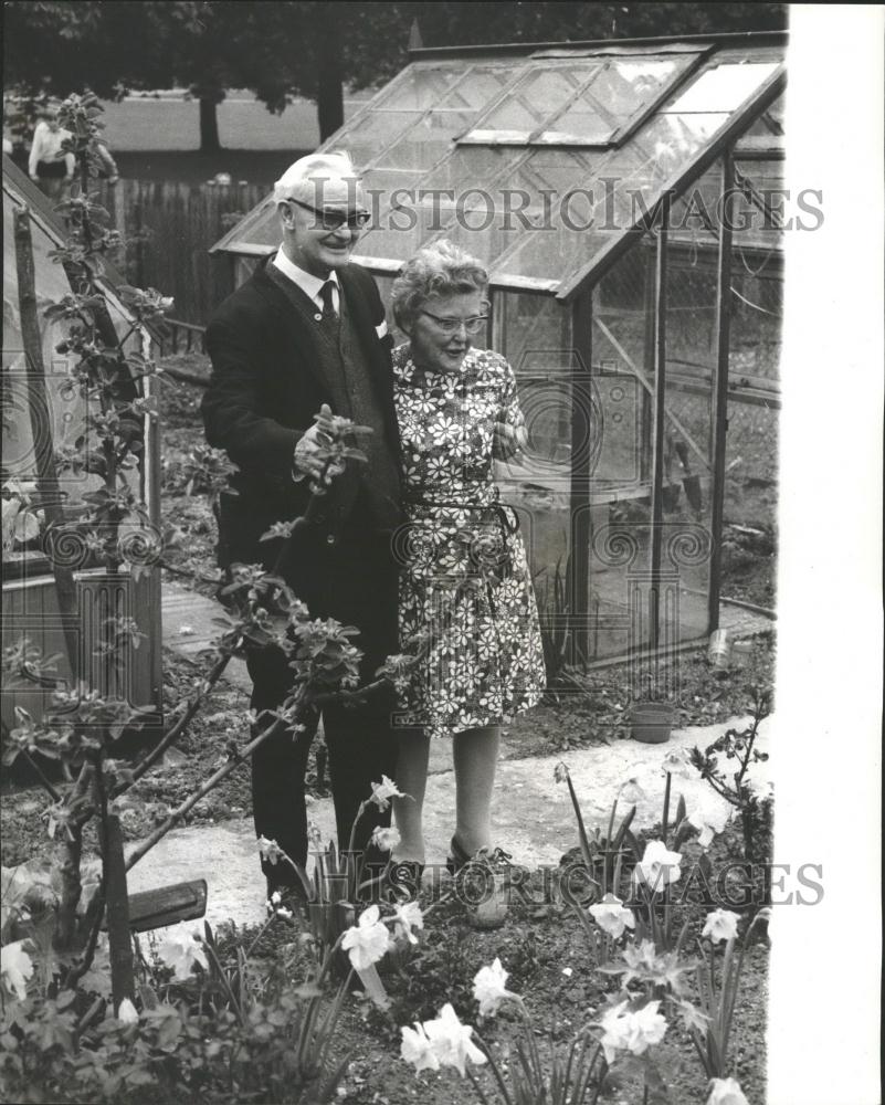 1970 Press Photo Labour MP William James Owen, Wife Mrs Owen - Historic Images
