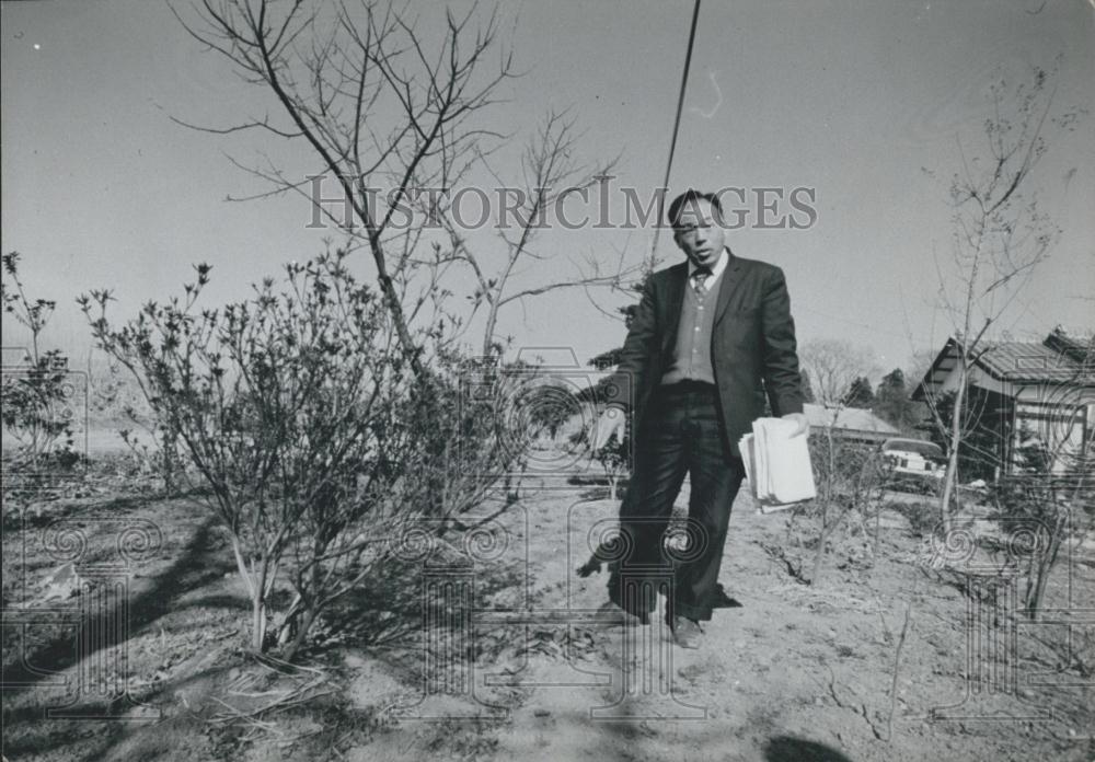 Press Photo Izawa In his garden Where Treasure Of Matoba Castle Could Be - Historic Images