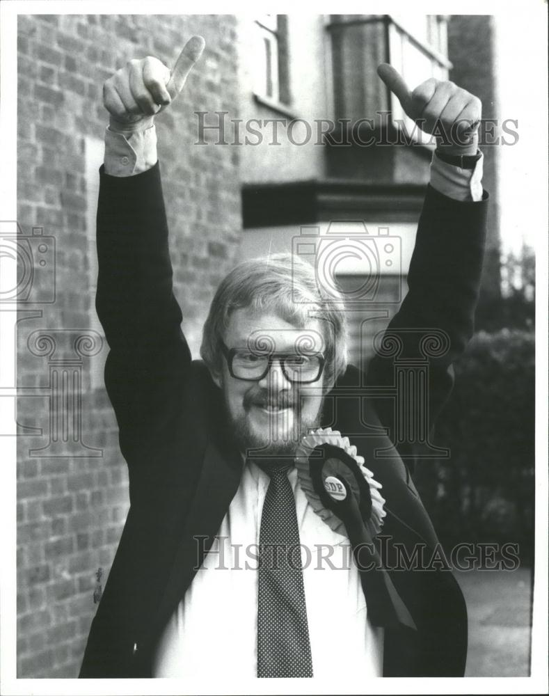 1981 Press Photo Bill Pitt the Liberal/SDF Alliance candidate in the Croydon N.E - Historic Images