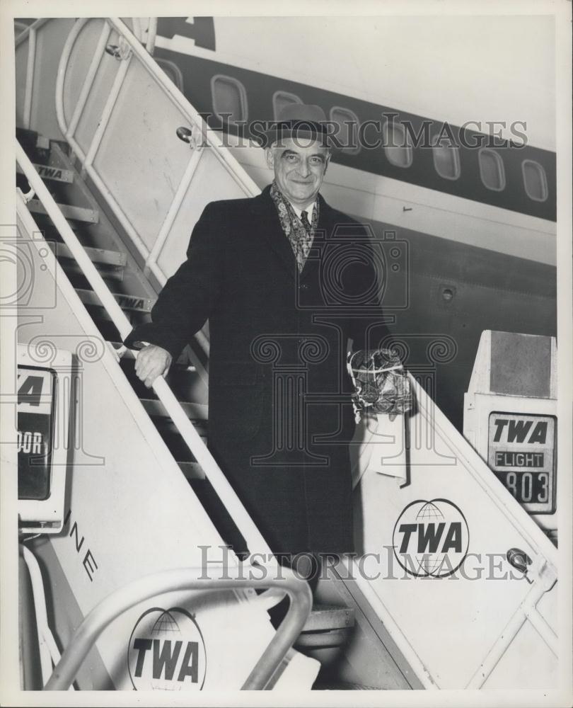 1962 Press Photo General Lucius D. Clay On Arrival From Paris - Historic Images