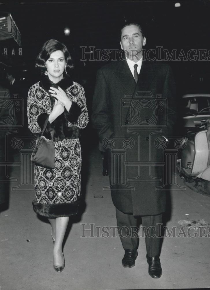 1964 Press Photo Italian Actress Gina Lollobrigida - Historic Images