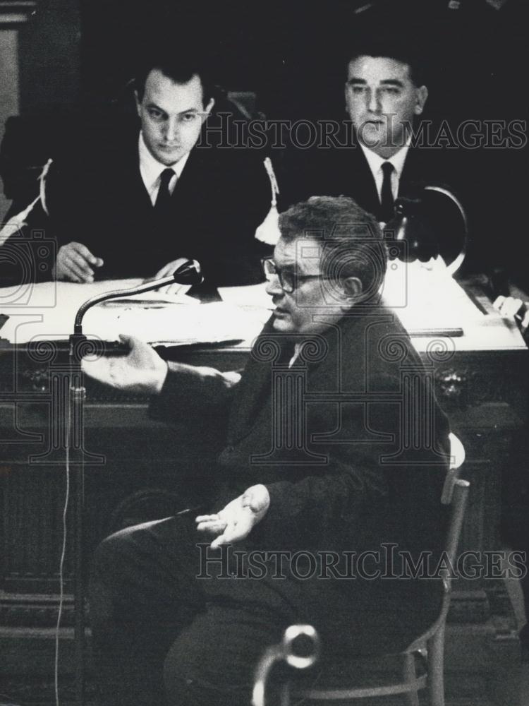 1964 Press Photo Palace Of Justice Trial Former Italian Minister Trabucchi Talks - Historic Images