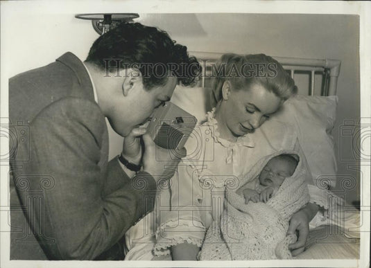 Press Photo Dickie Valentine Singer Takes Video Son Richard Wife Betty London - Historic Images