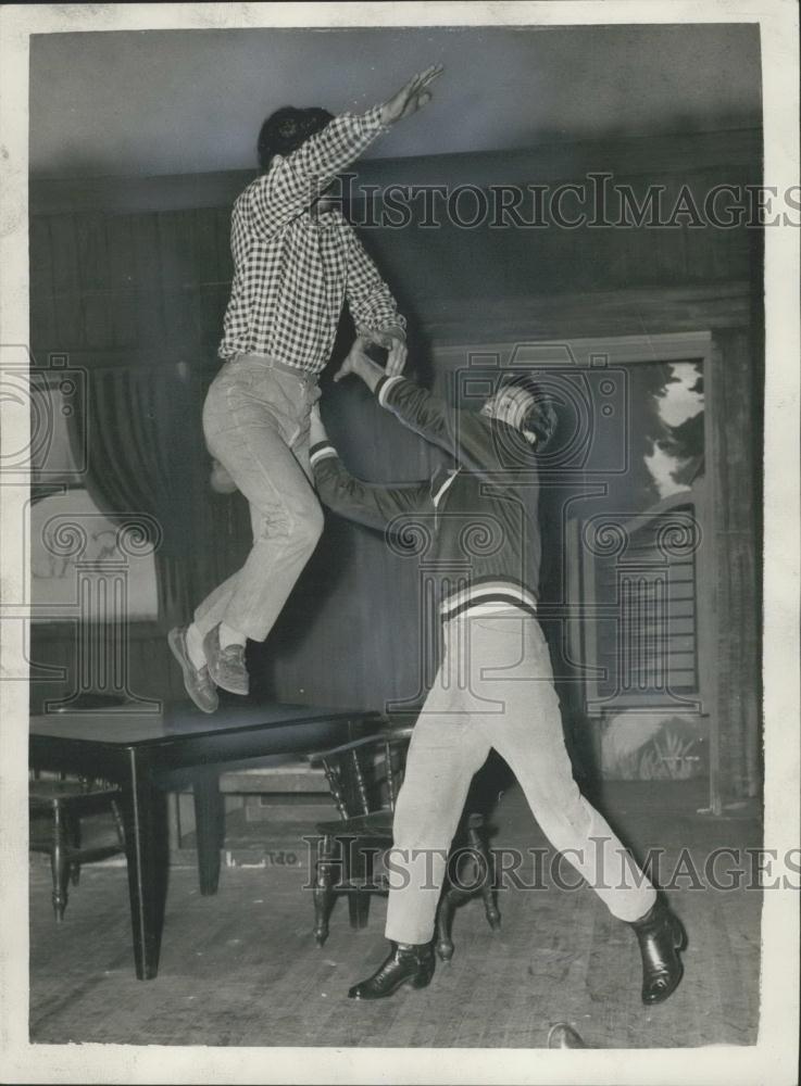 1958 Press Photo Accident During Wyatt Earp Rehearsal - Historic Images