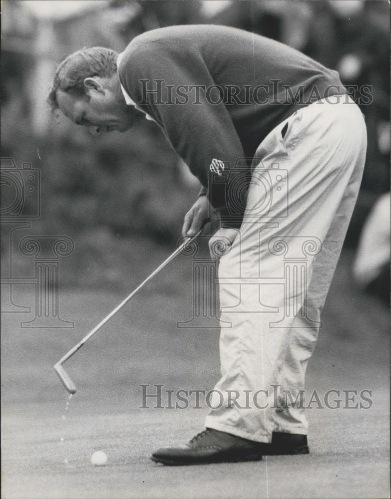 1968 Press Photo Golf at Wentworth Charles beats Palmer - Historic Images