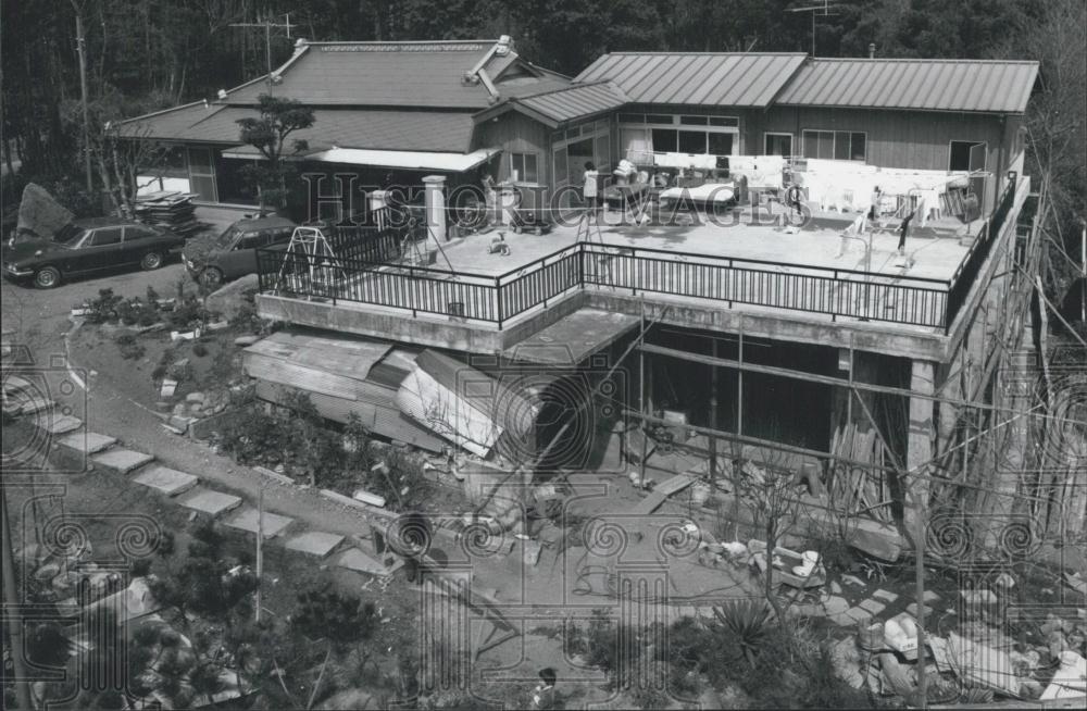Press Photo When Mr. Kanawa Japan House growing - Historic Images