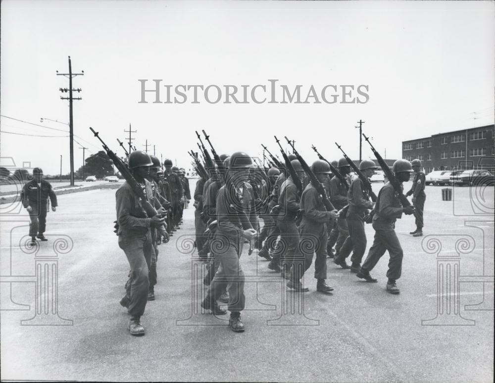 1965 Press Photo Drill Sargeants Transform Civilians Into Soldiers At Fort Dix - Historic Images