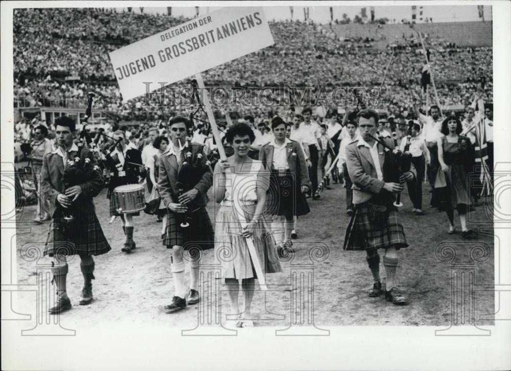 1959 Press Photo world youth festival in Vienna Stadium - Historic Images