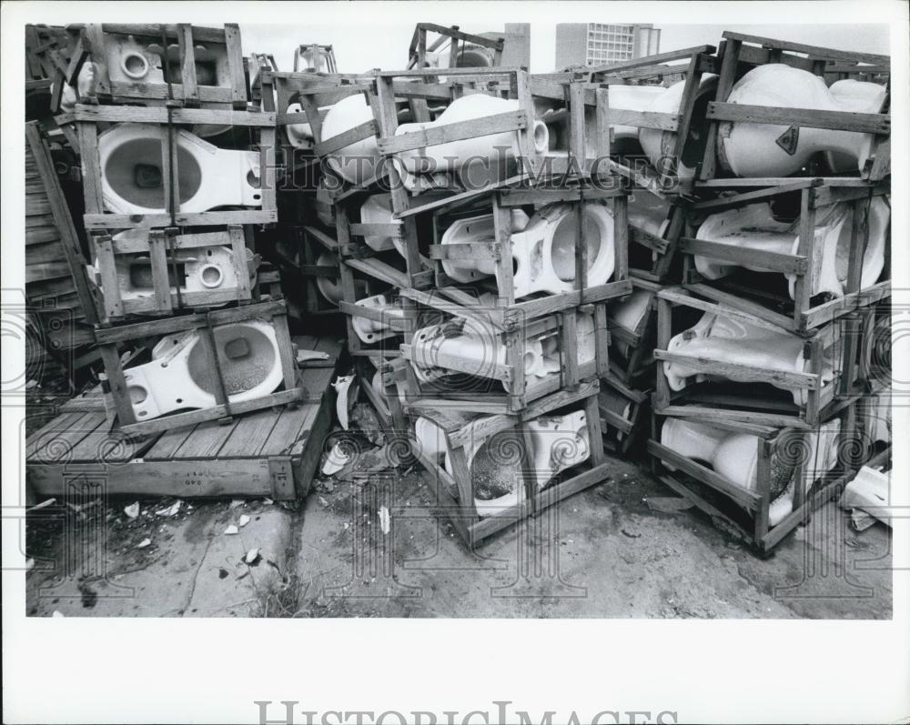 Press Photo Water closet toilets imported from Czechoslovakia to Dominican Repub - Historic Images