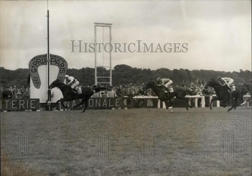 1956 Press Photo Madame Volterra's Horse Wins Grand Prix De Paris - Historic Images