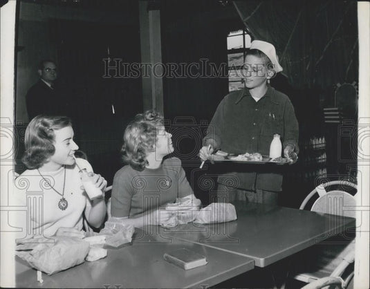 Press Photo American Co-Ed school opens in Busey Park - Historic Images