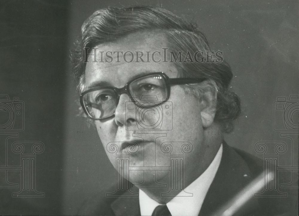 1979 Press Photo Shadow Chancellor Sir Geoffrey Howe Speaking Press Conference - Historic Images