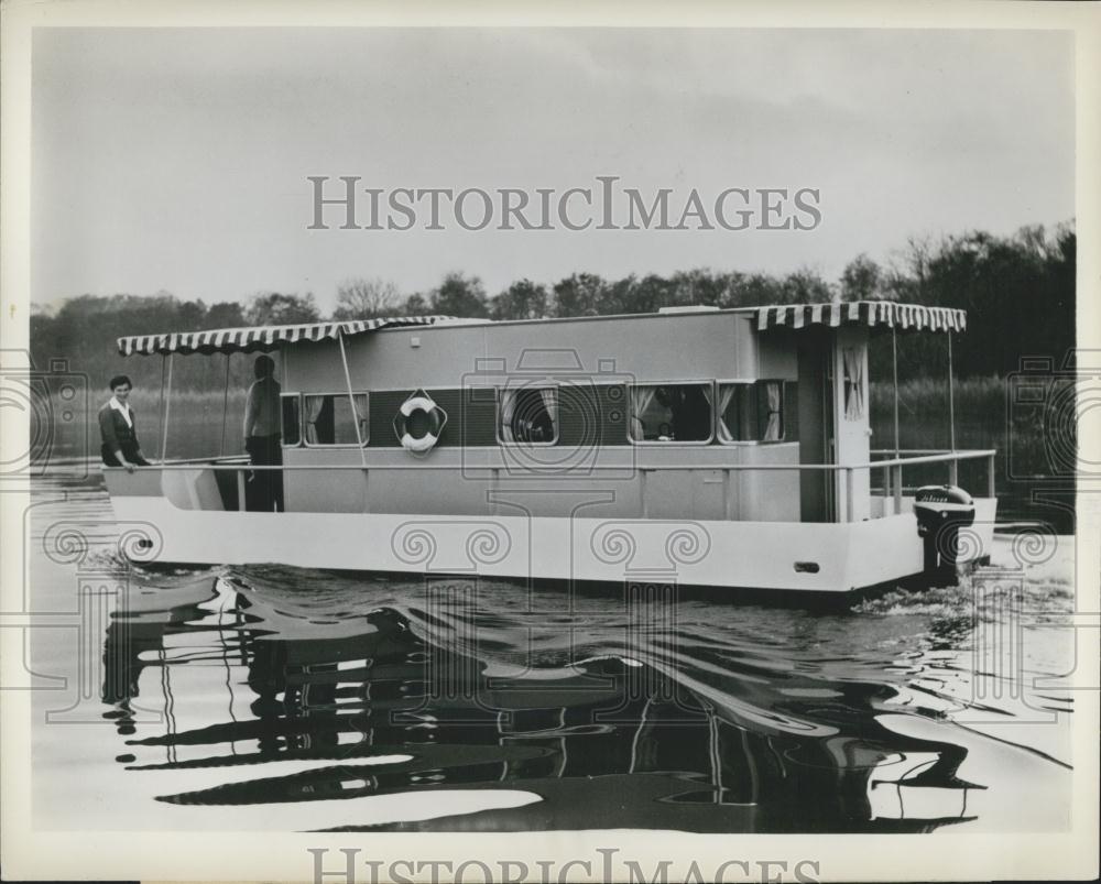 1958 Press Photo British Cata-Cruiser For American Show - Historic Images