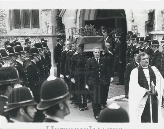 1974 Press Photo Funeral Of Shot Policeman,John Schofield - Historic Images