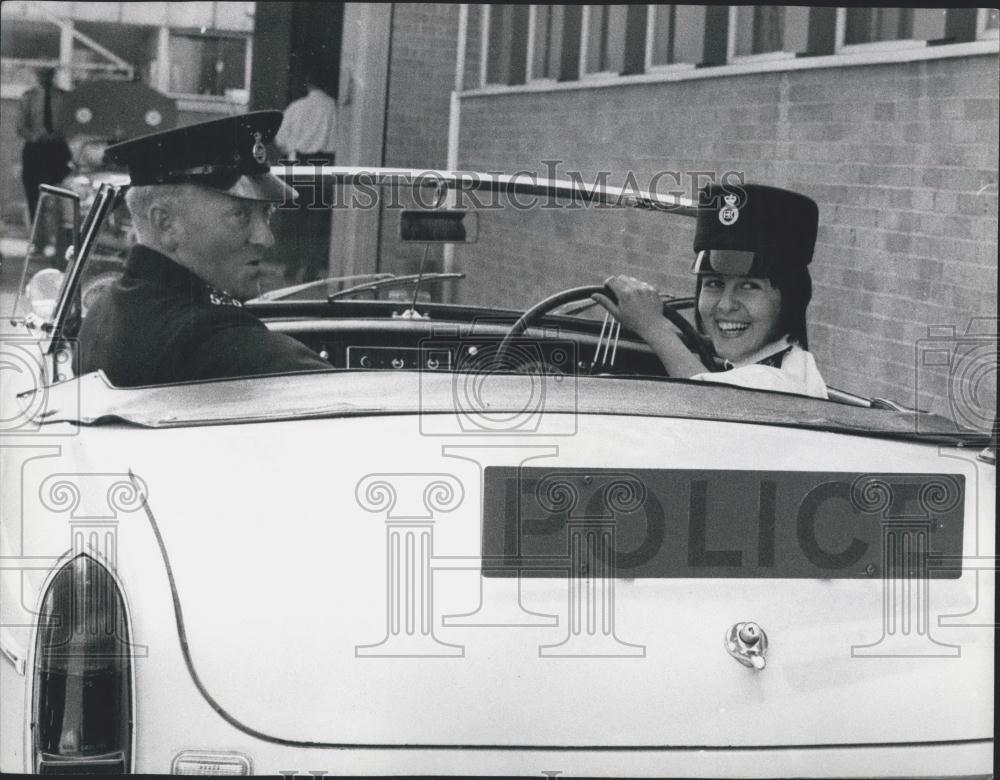 1972 Press Photo Woman Police Officer Evelyn Walker - Historic Images