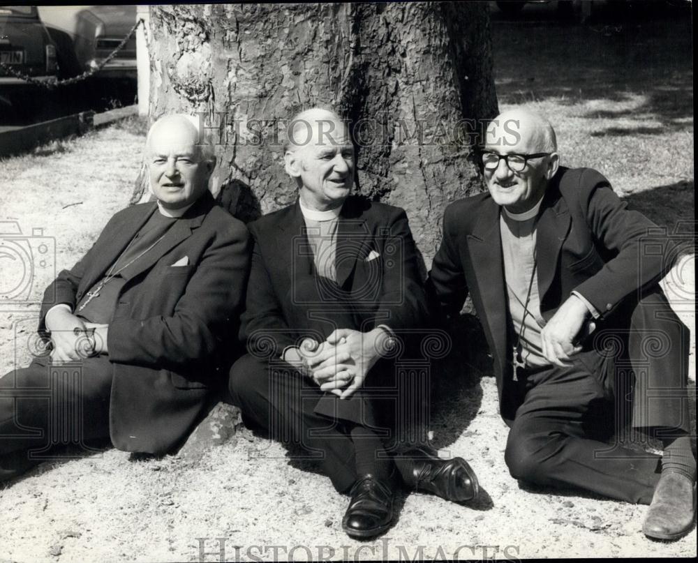 1975 Press Photo Three Bishops To Retire From General Synod-Henderson/Tomkins - Historic Images