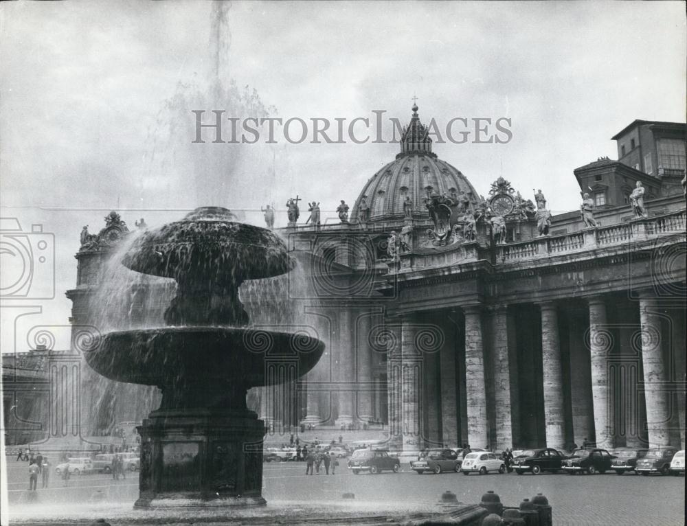 Press Photo A Fountain In Rome - Historic Images