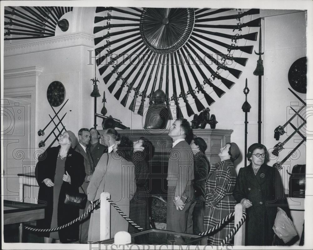 19523 Press Photo Duke of Argyle Opens InveraryCastle to Public Inspection - Historic Images