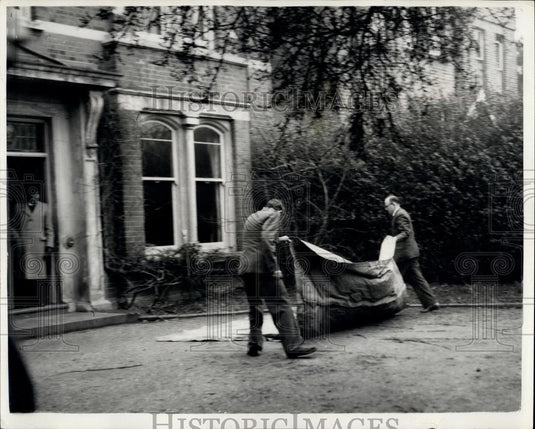 1954 Press Photo Investigating Double Murder At Old Folk's Home - Historic Images
