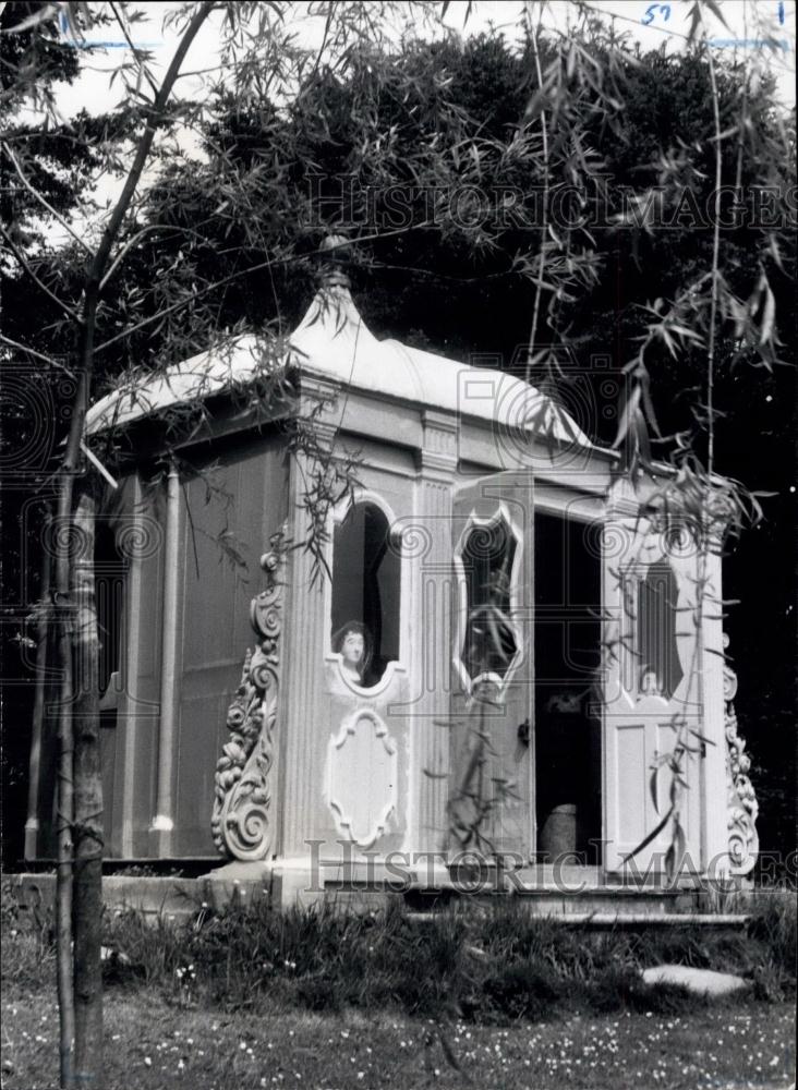Press Photo Claverton Manor , summer-house in the garden art studio - Historic Images