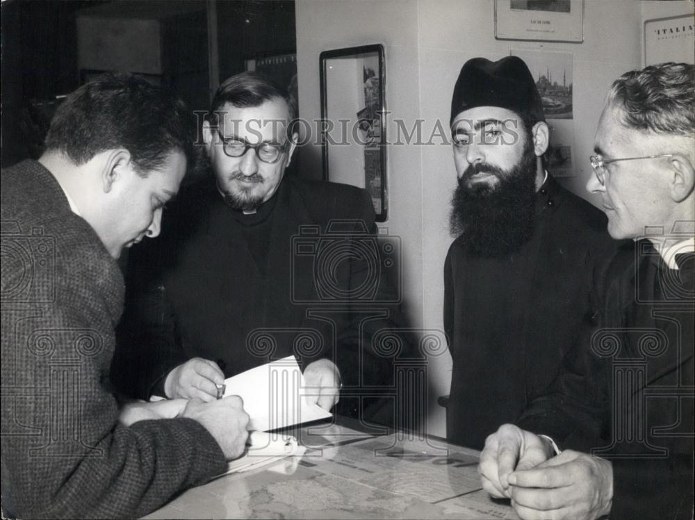 Press Photo Vladimir Koteyaru and Vitali: Borovoi the Russian &quot;observers - Historic Images