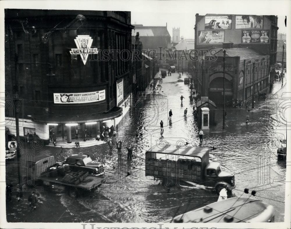 1954 Press Photo Flooded streets in Scotland - Historic Images