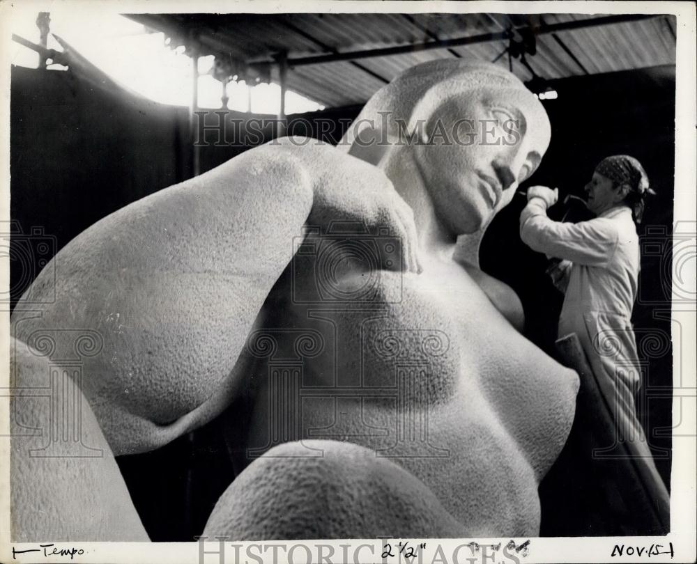 Press Photo Mr Charles Wheeler with &quot;The Elements&quot;-Earth And Water - Historic Images