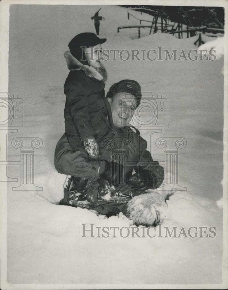 1953 Press Photo SHAPE Commander Holidays In Bavaria - Historic Images