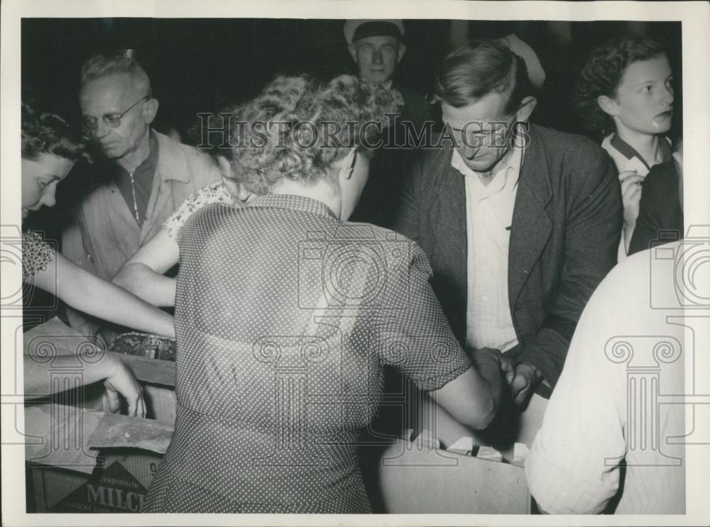 1953 Press Photo Emergency Food Supply for Needy East Berlin Population - Historic Images