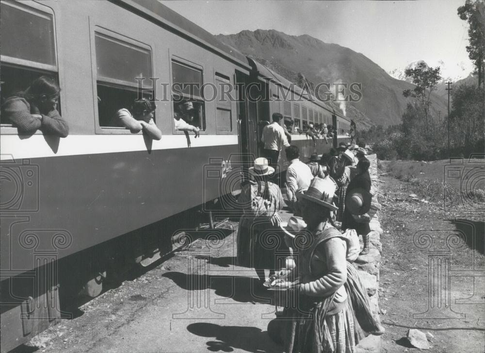 Press Photo Santa Ans Railway which Runs Between Cusco and Chaullay Peru - Historic Images