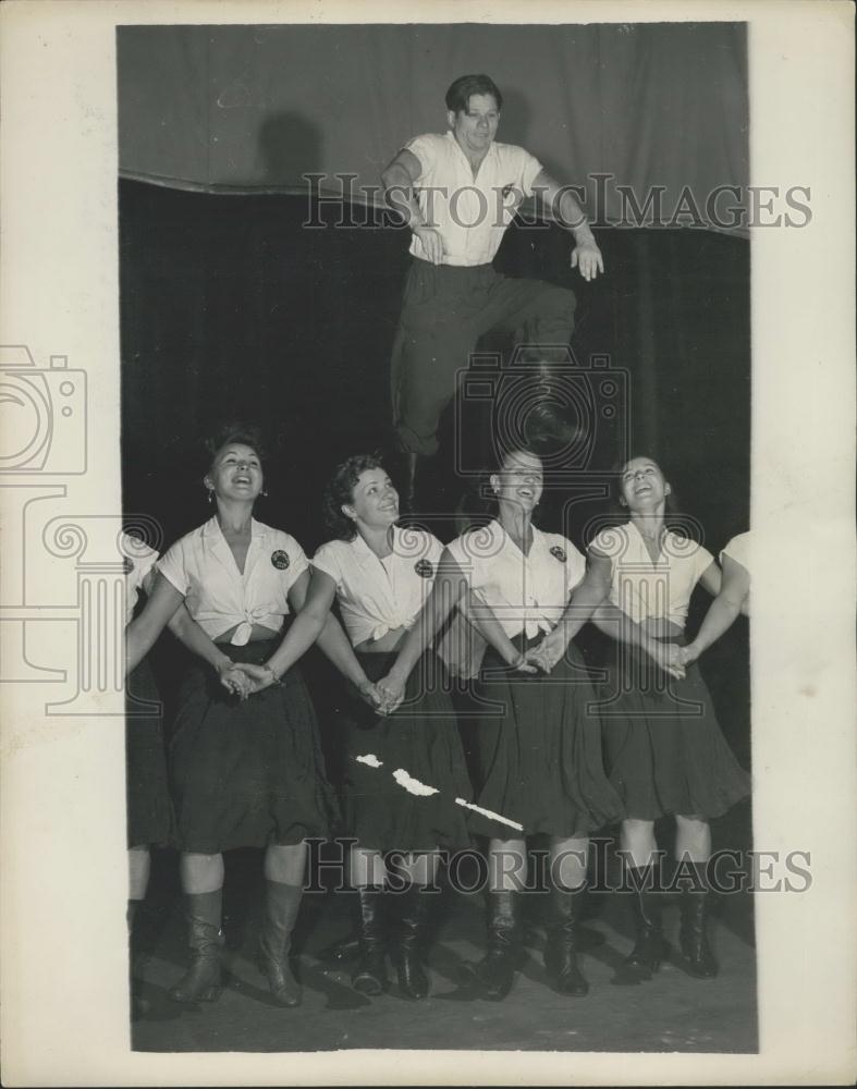 1955 Press Photo The Soviet Moiseyev Dancing Company - Historic Images