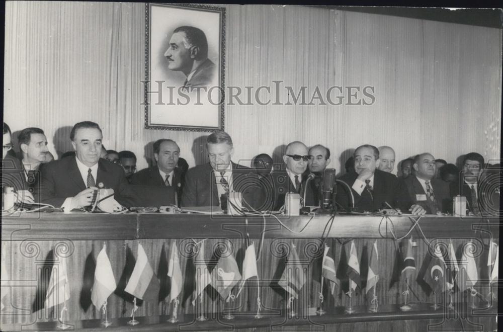 1972 Press Photo Dr Mahmoud Fewzi Delivering Inaugural Speech Egypt - Historic Images