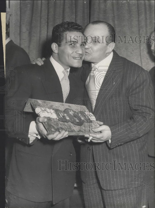 1954 Press Photo Boxer Robert Cohen & Manager Gaston Raymond Gets Championship - Historic Images
