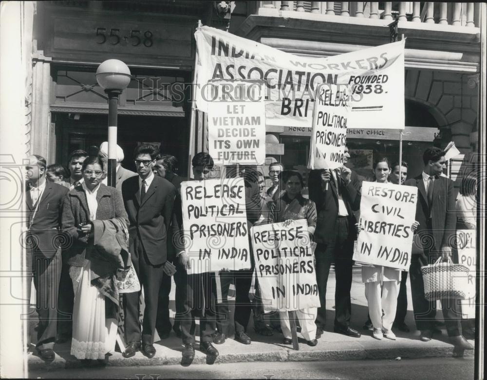 1965 Press Photo Indian workers association Great Britain demonstration - Historic Images