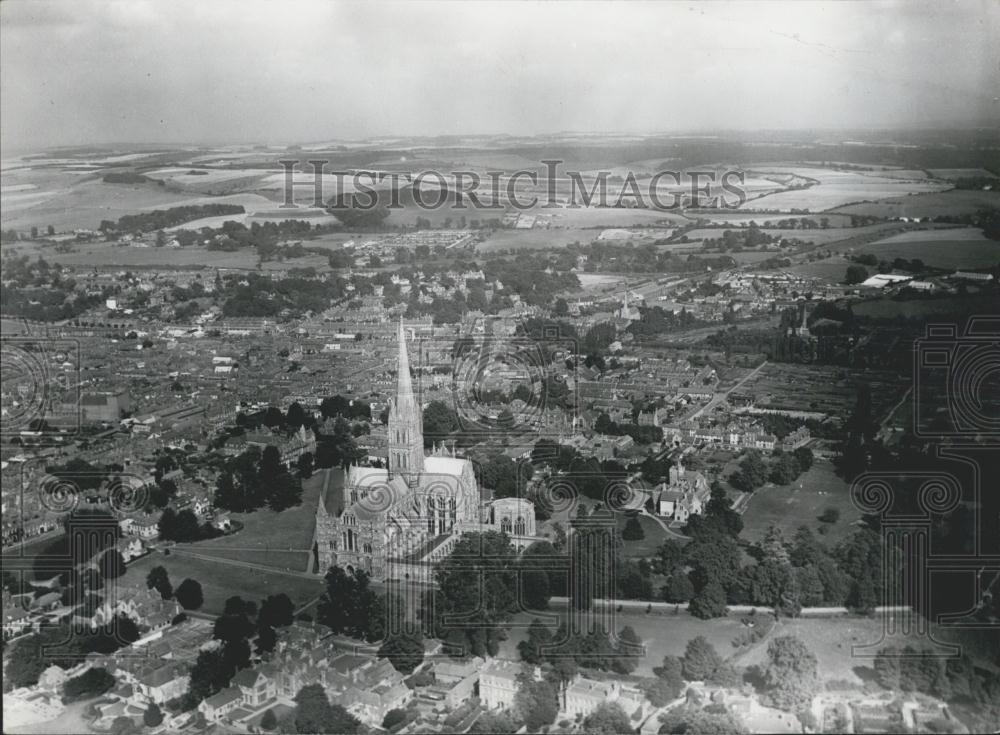 Press Photo Cathedral at Salisbury - Historic Images