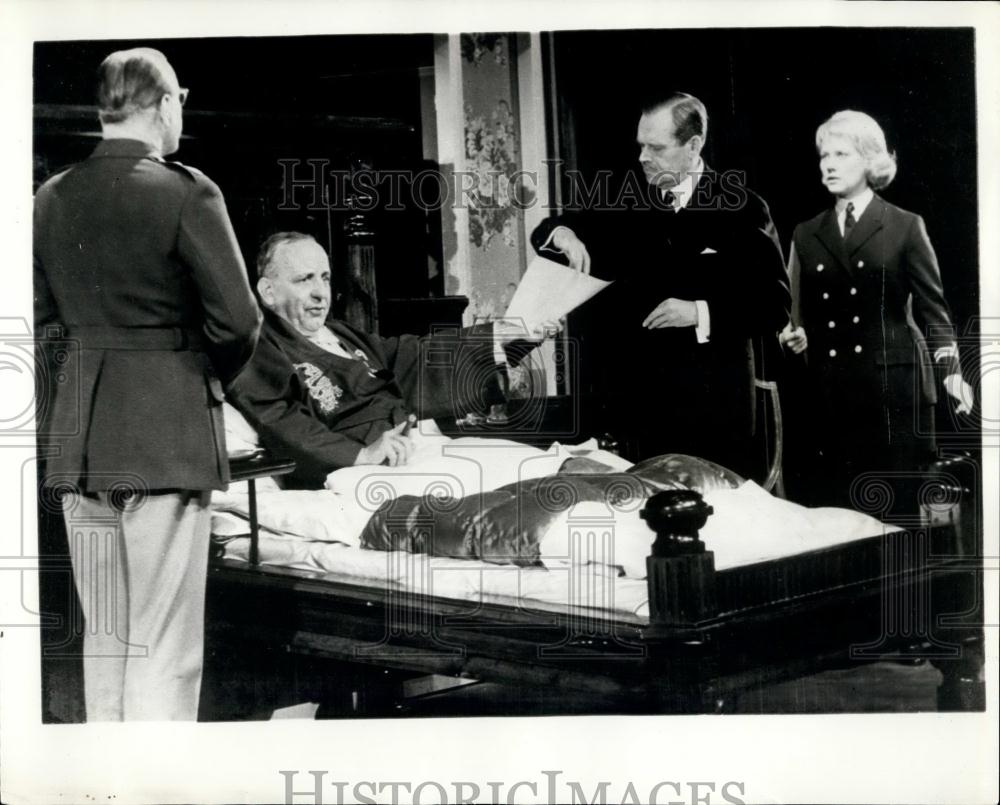 1967 Press Photo The Soldiers Play Rehearsal OE Hasse Werner Hessenland - Historic Images