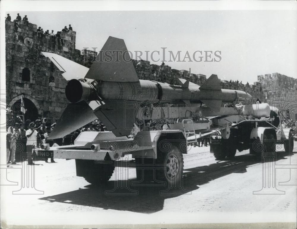 1968 Press Photo An Anti-Aircraft Missile S.A. 2 During Parade In Jerusalem - Historic Images