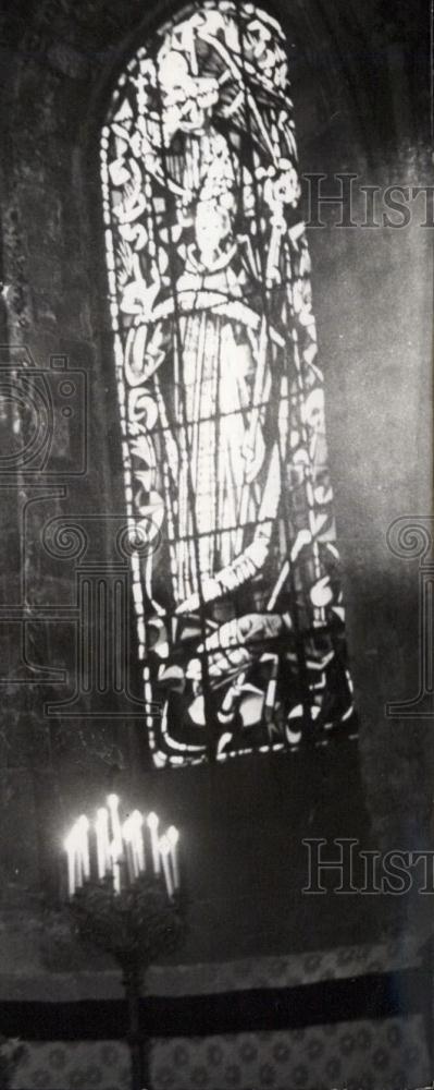 1953 Press Photo New Stained Glass Window Saint Peter Church At Montmartre - Historic Images