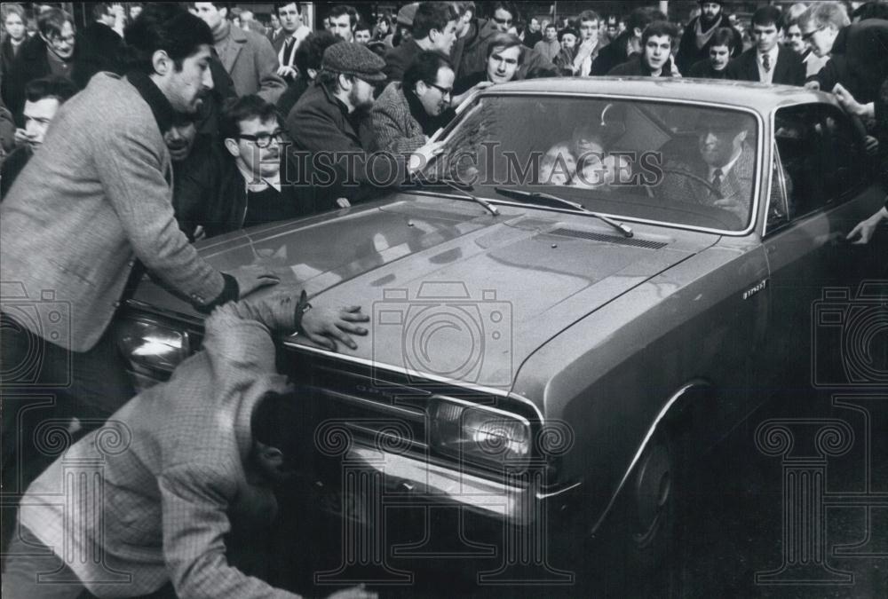 1968 Press Photo Anti-Greek demonstrations in West Berlin - Historic Images