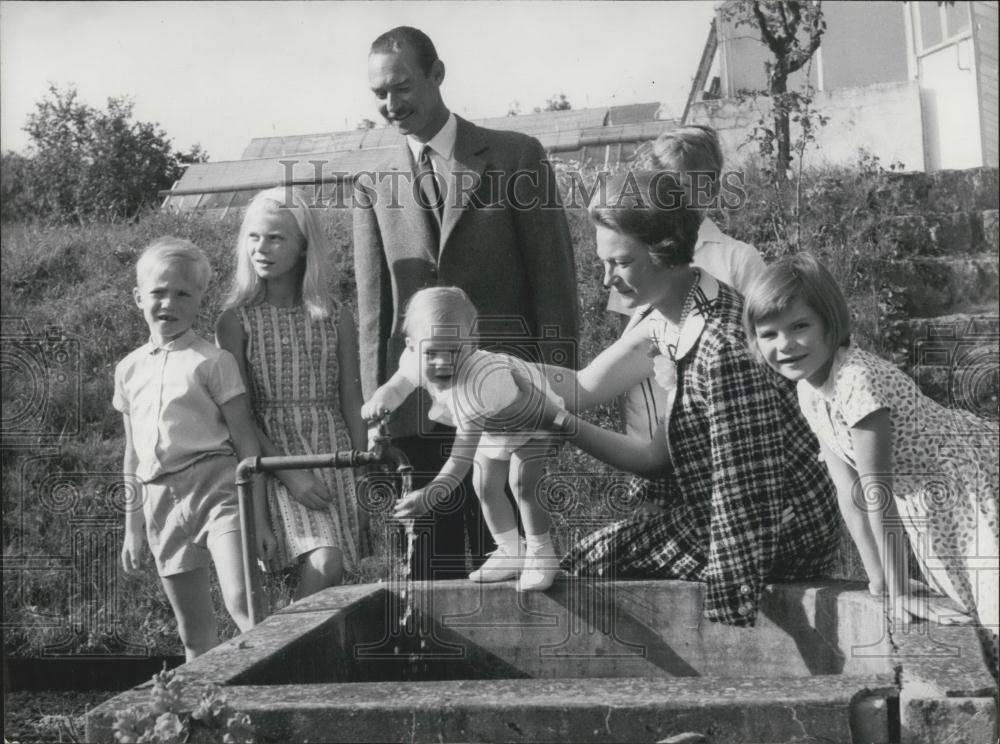 1964 Press Photo Prince Jean &amp; Wife Princesse Josephine Charlotte &amp; Family - Historic Images